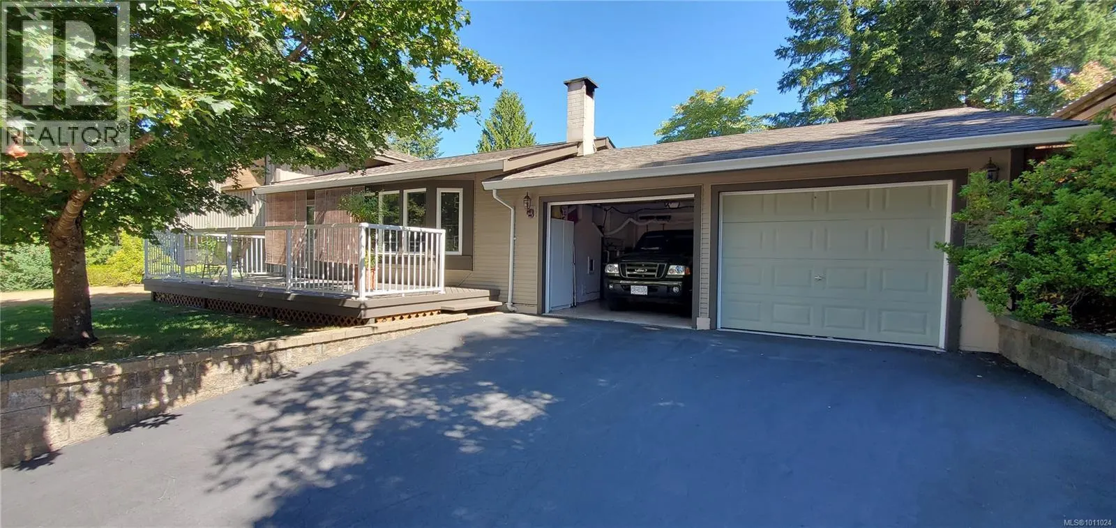 533 Dogwood Dr