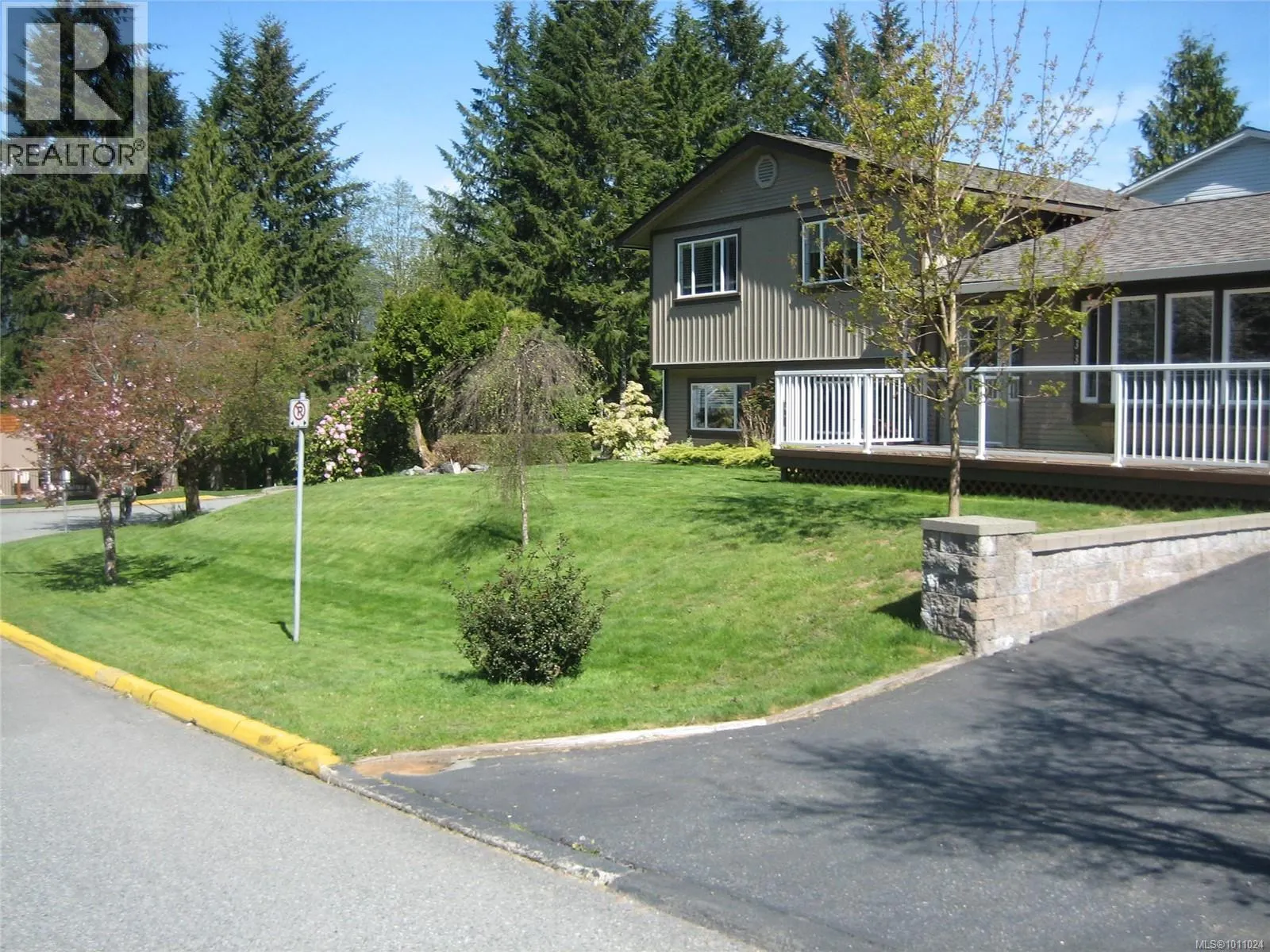 533 Dogwood Dr
