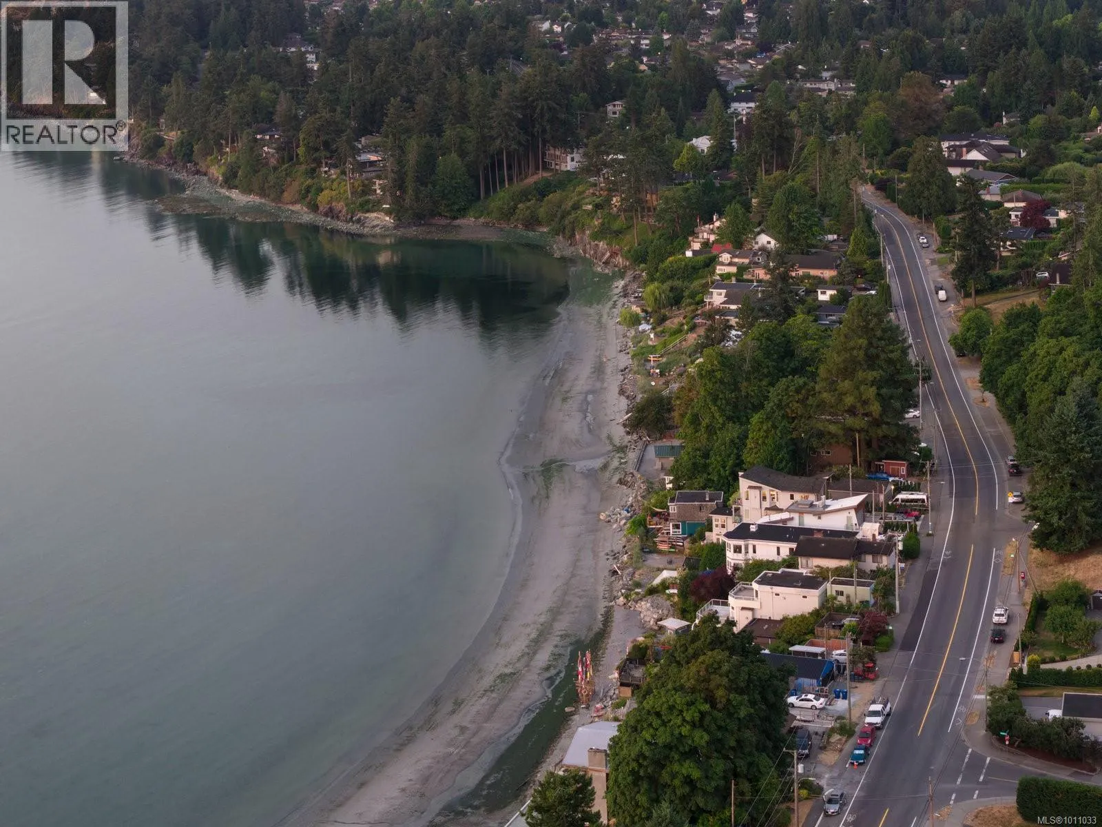 5009 Cordova Bay Rd