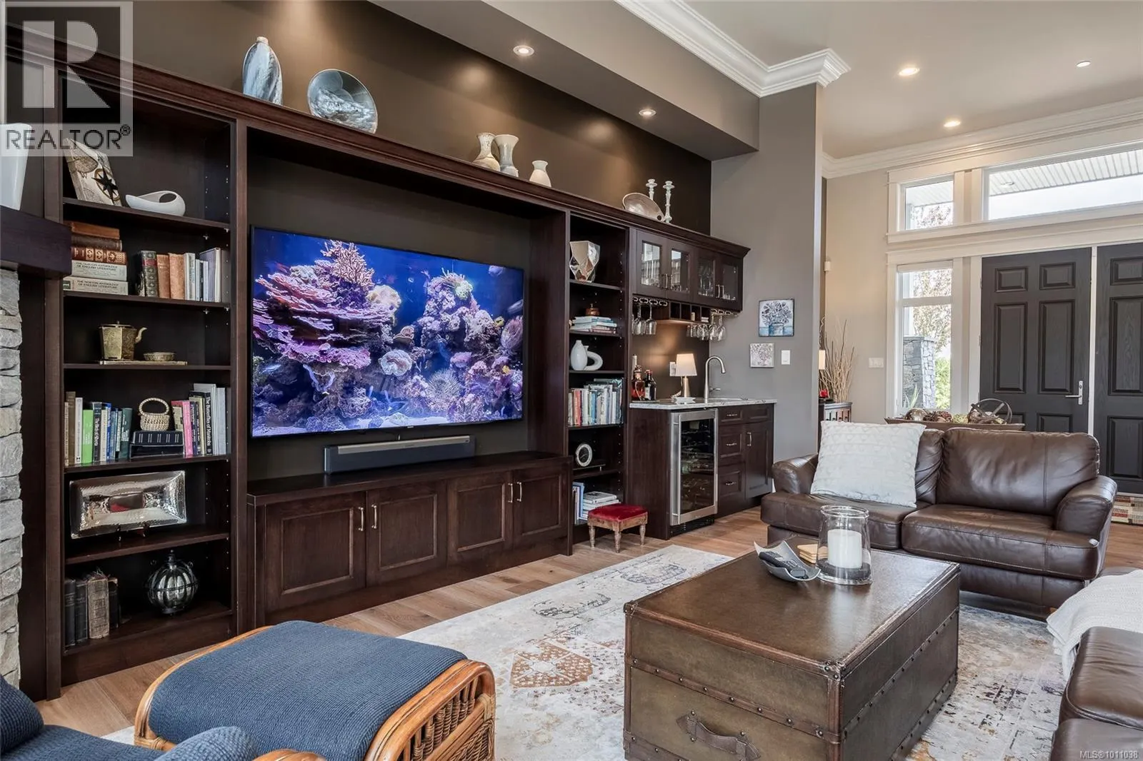 856 Bluffs Dr