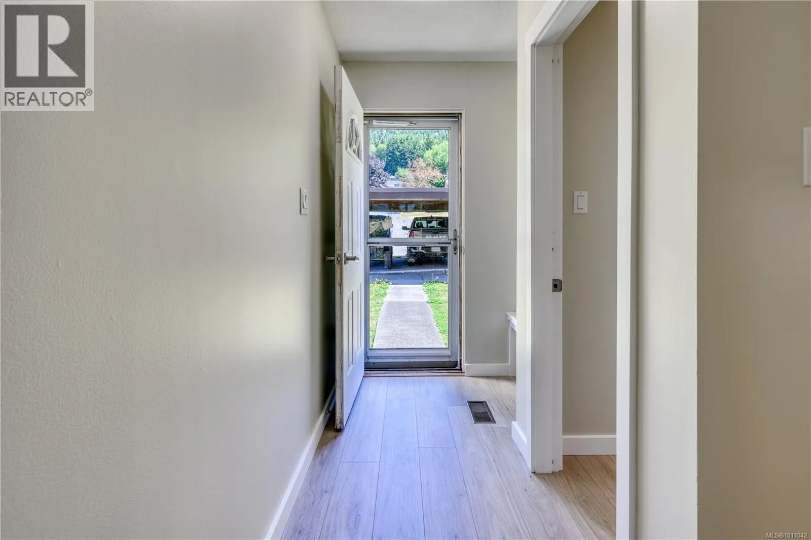 306 Haida Ave