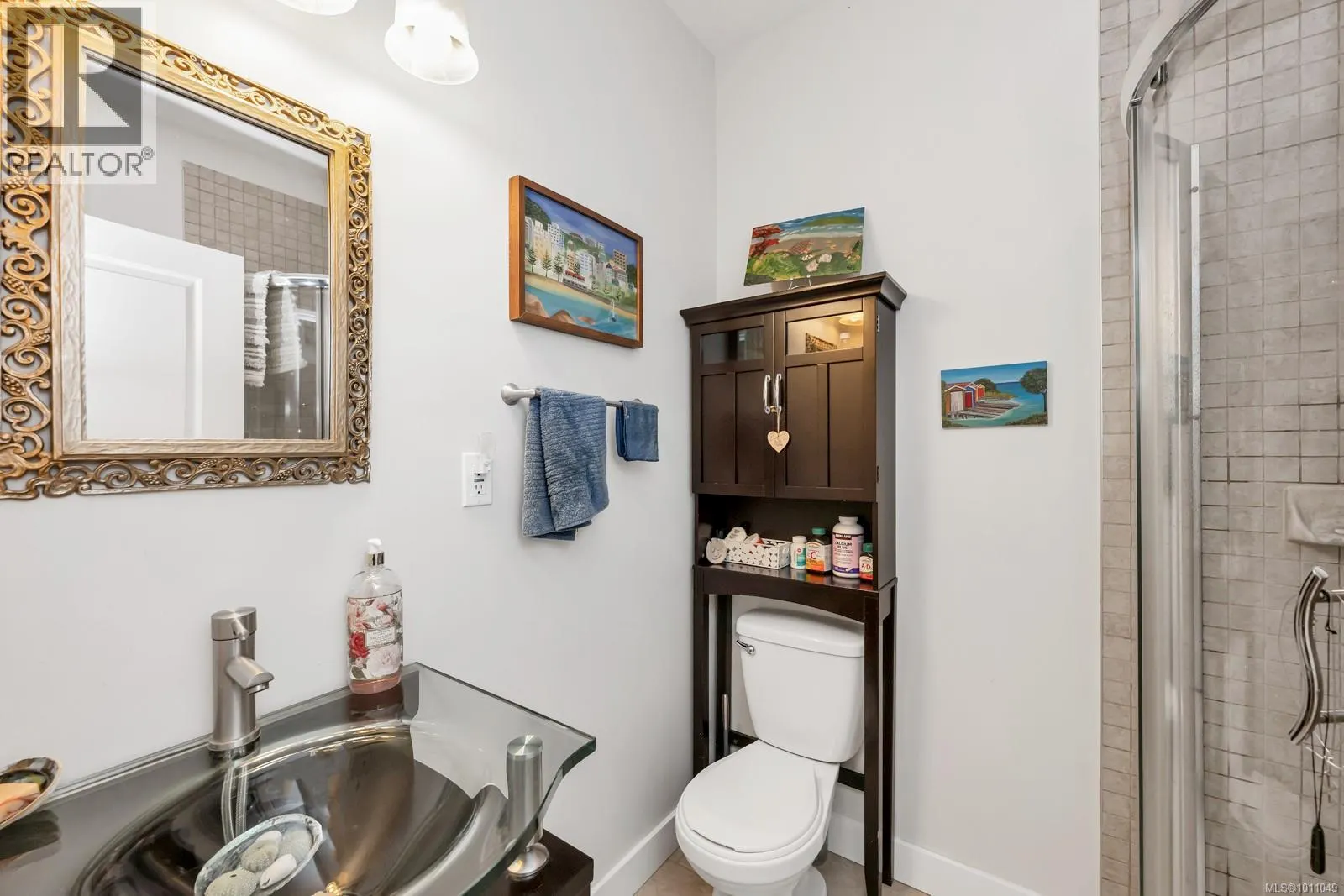 1735 Robert St