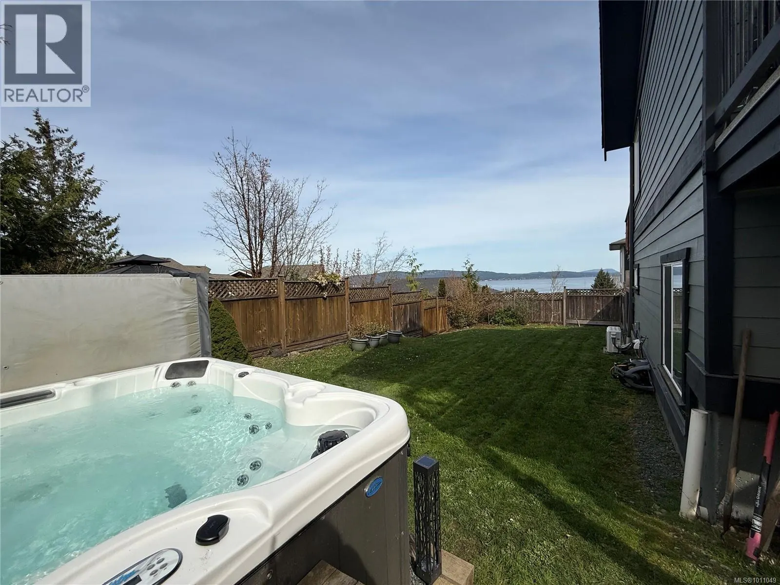 1735 Robert St