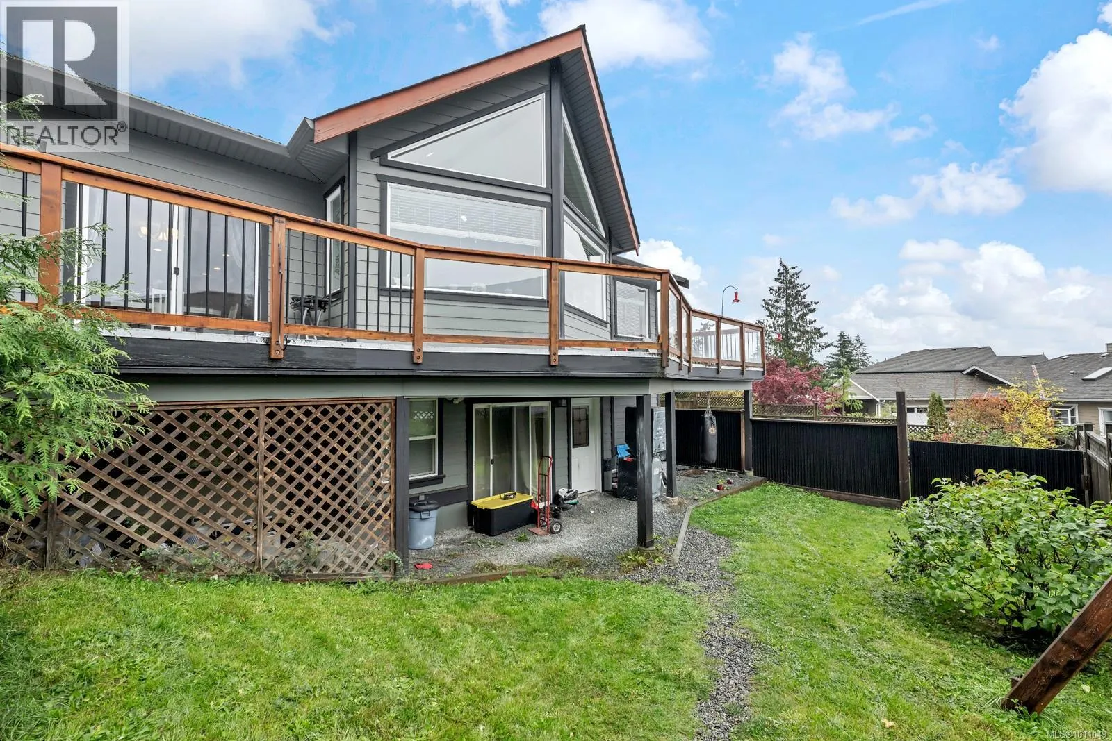 1735 Robert St