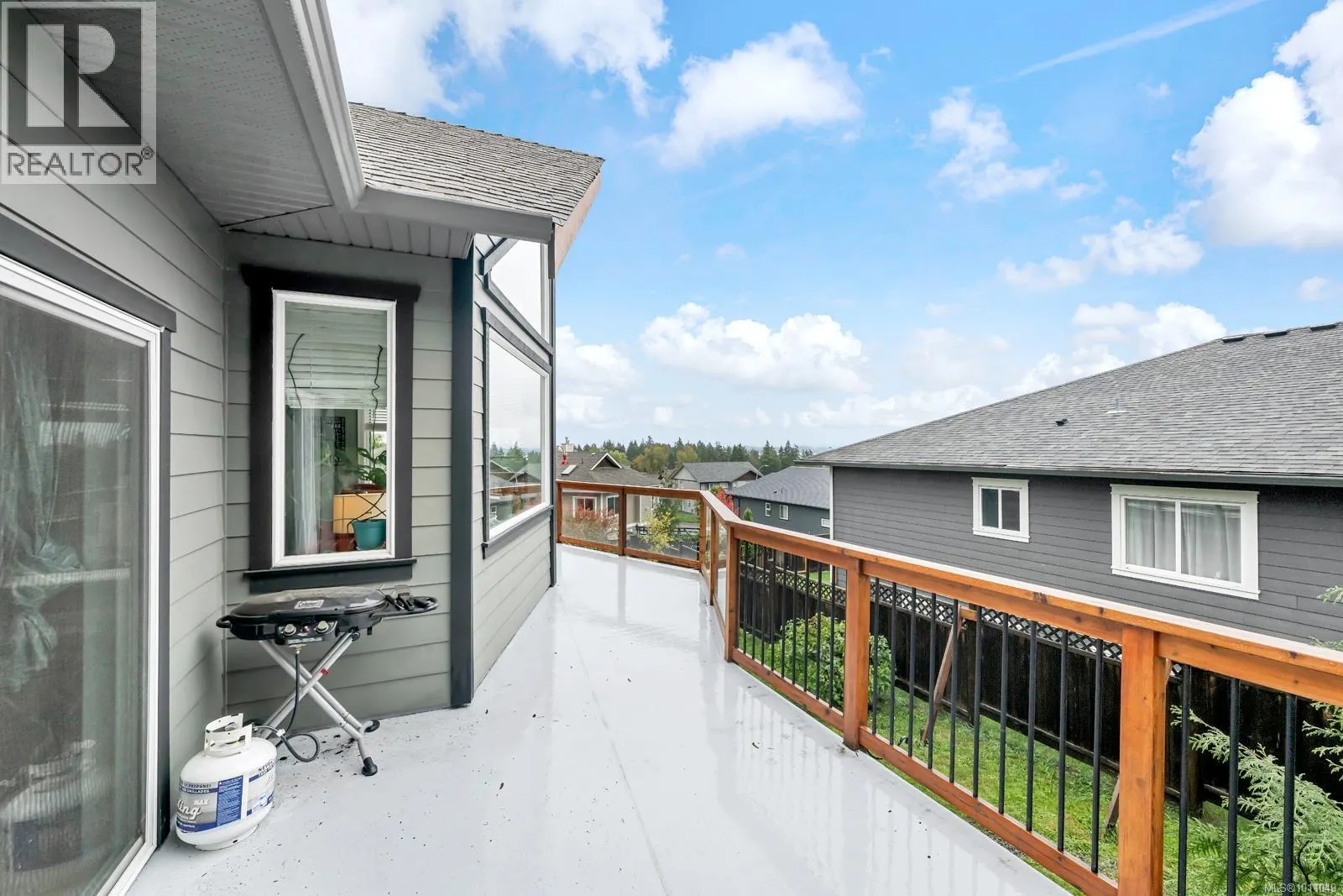 1735 Robert St