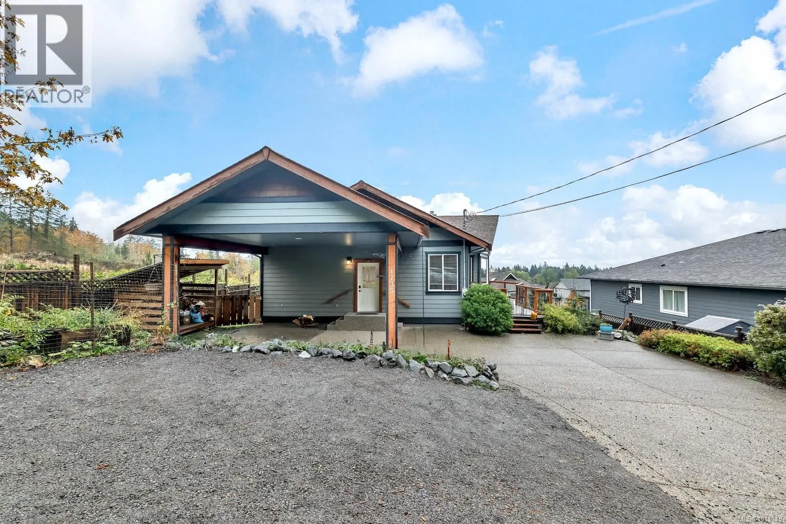 1735 Robert St