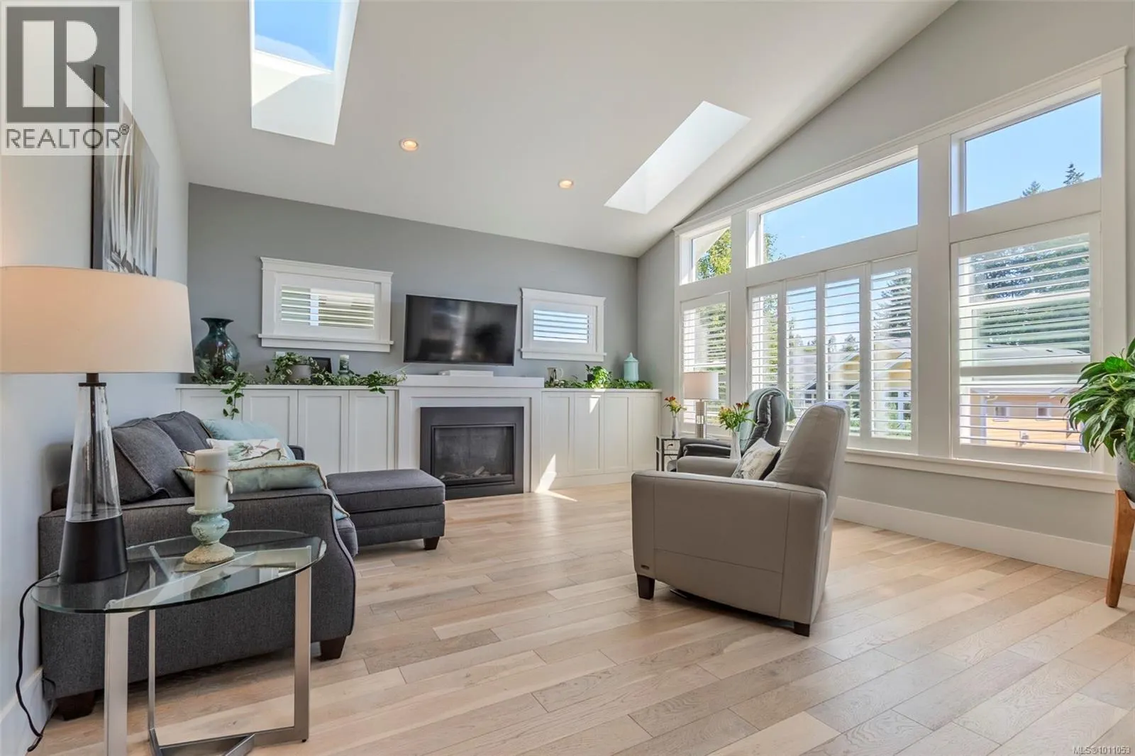 239 Edgewood Cres