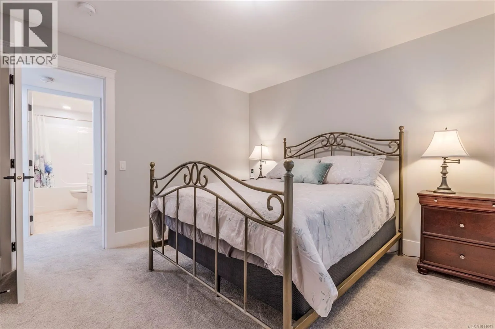 239 Edgewood Cres