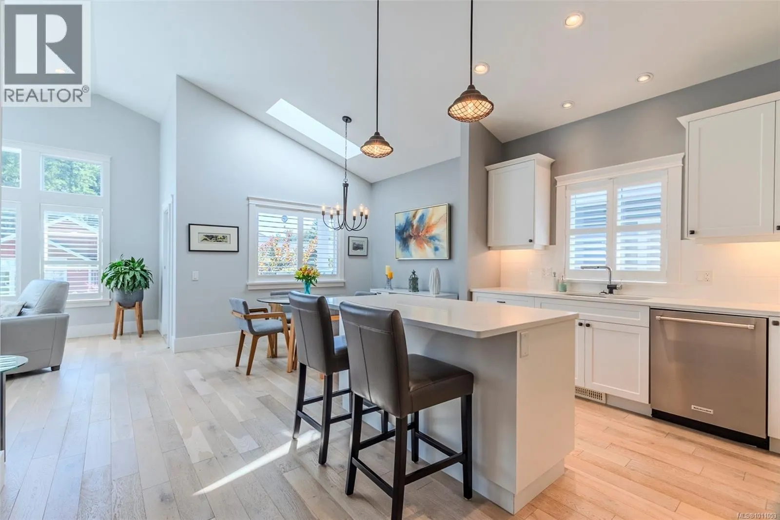 239 Edgewood Cres