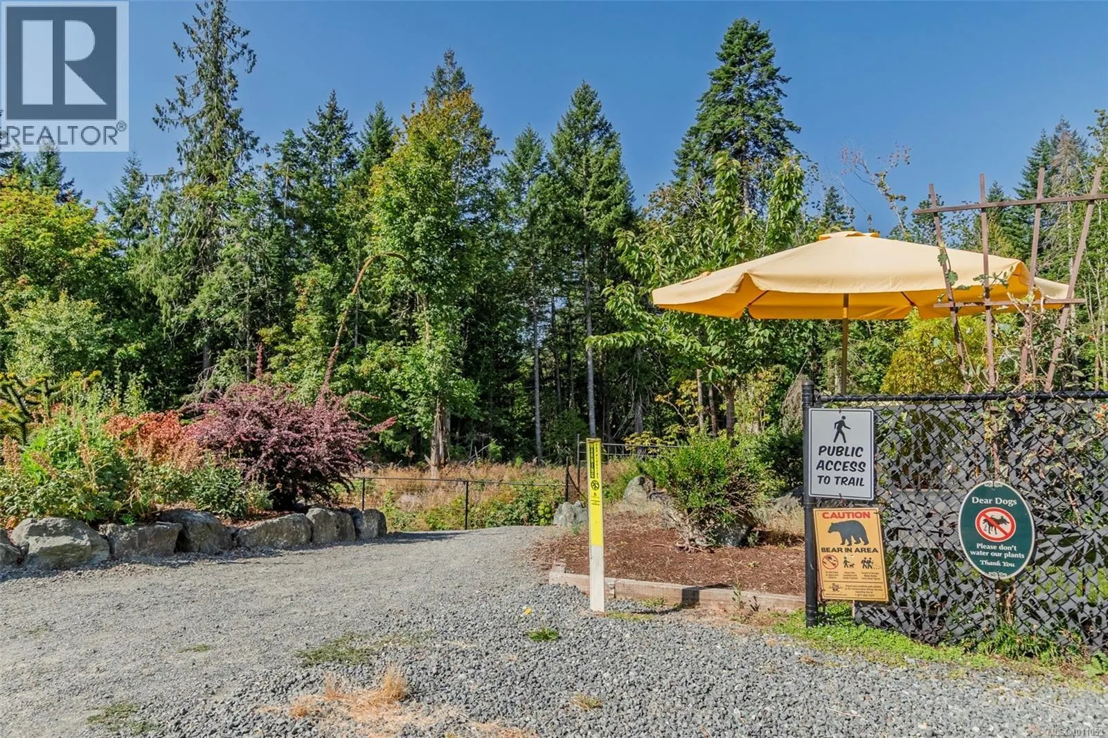 239 Edgewood Cres