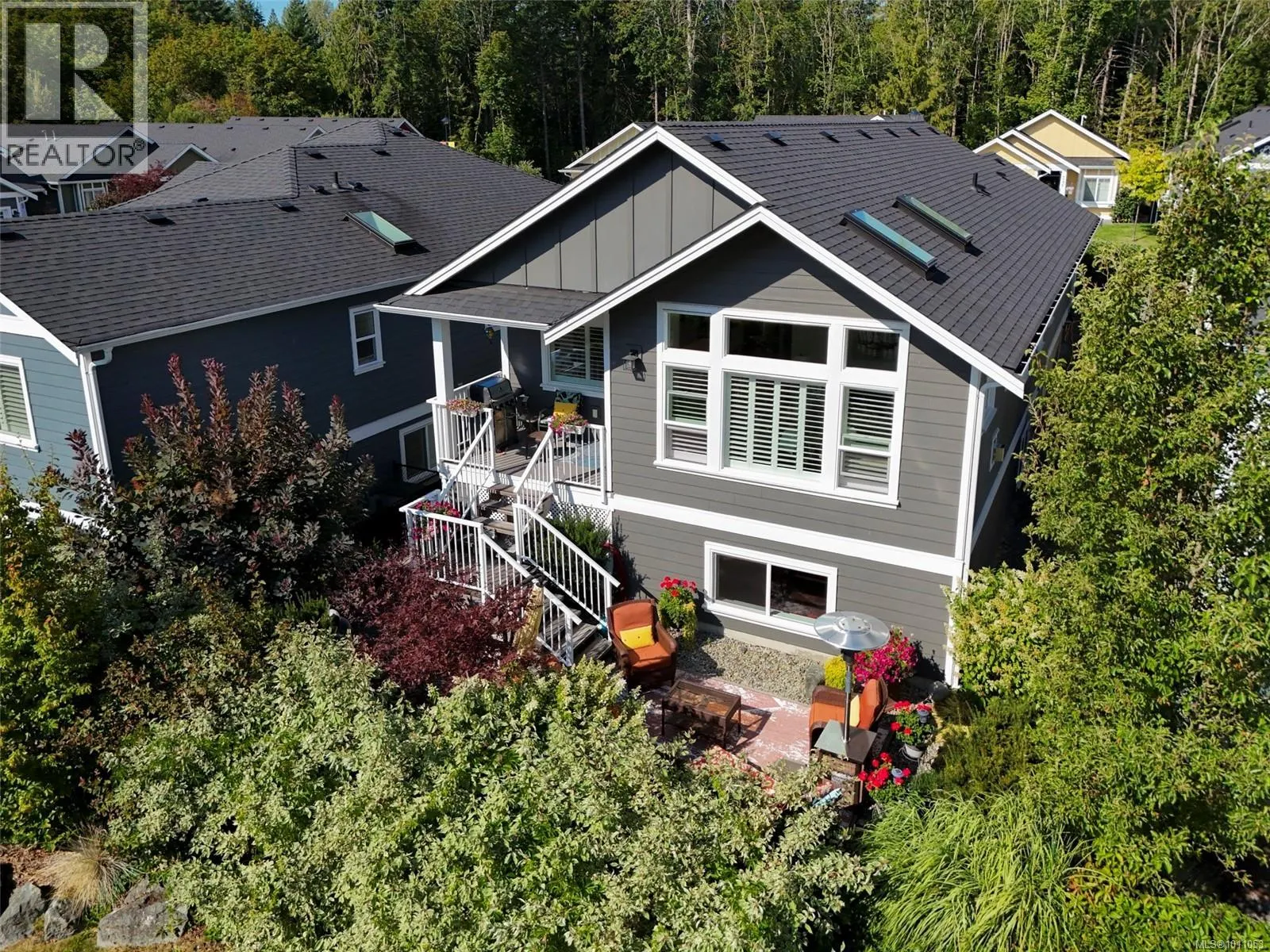 239 Edgewood Cres