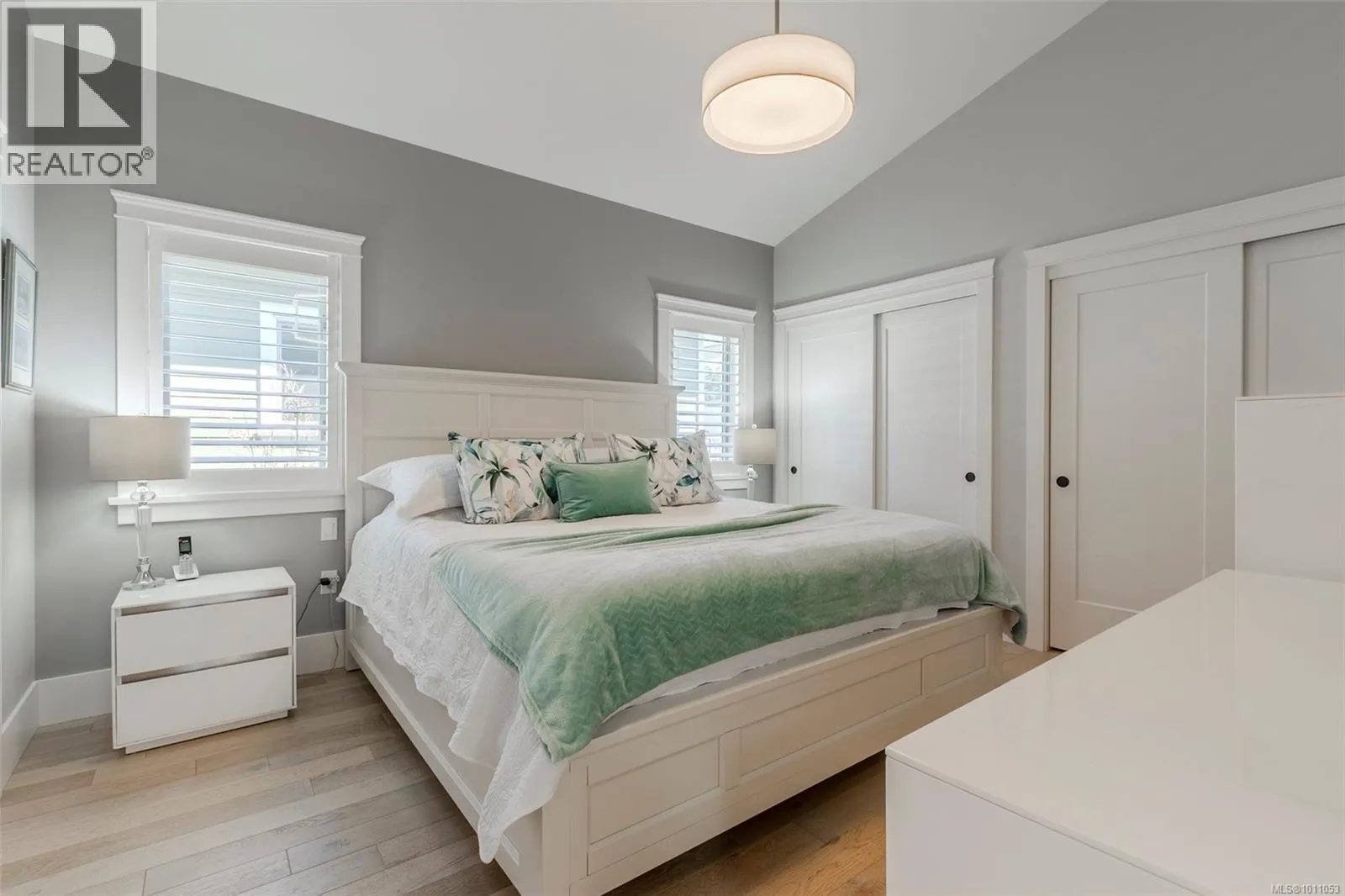 239 Edgewood Cres