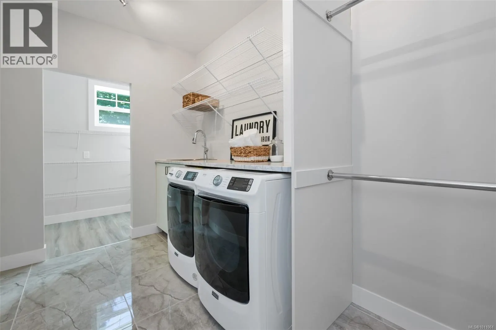 3315 West Oak Pl