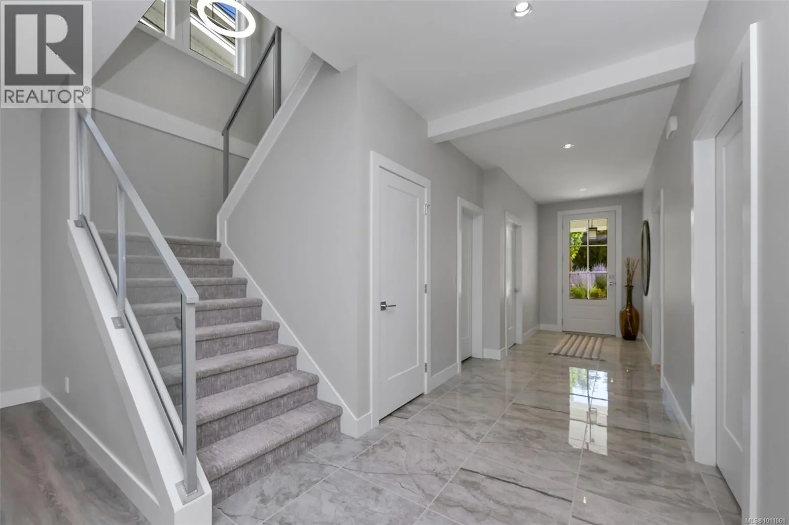 3315 West Oak Pl