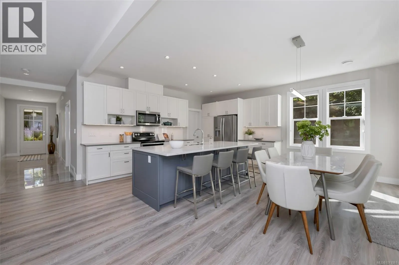 3315 West Oak Pl