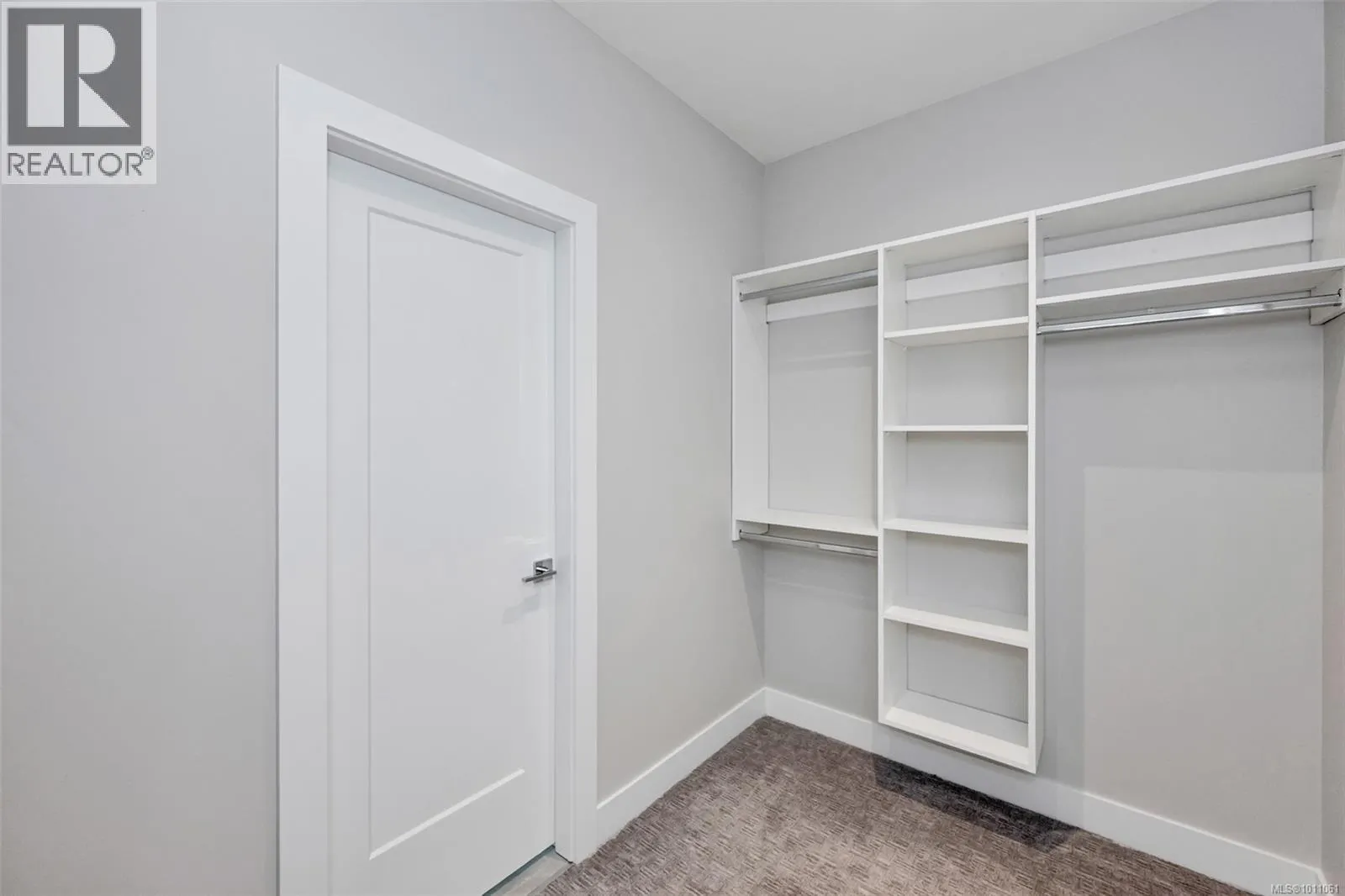 3315 West Oak Pl