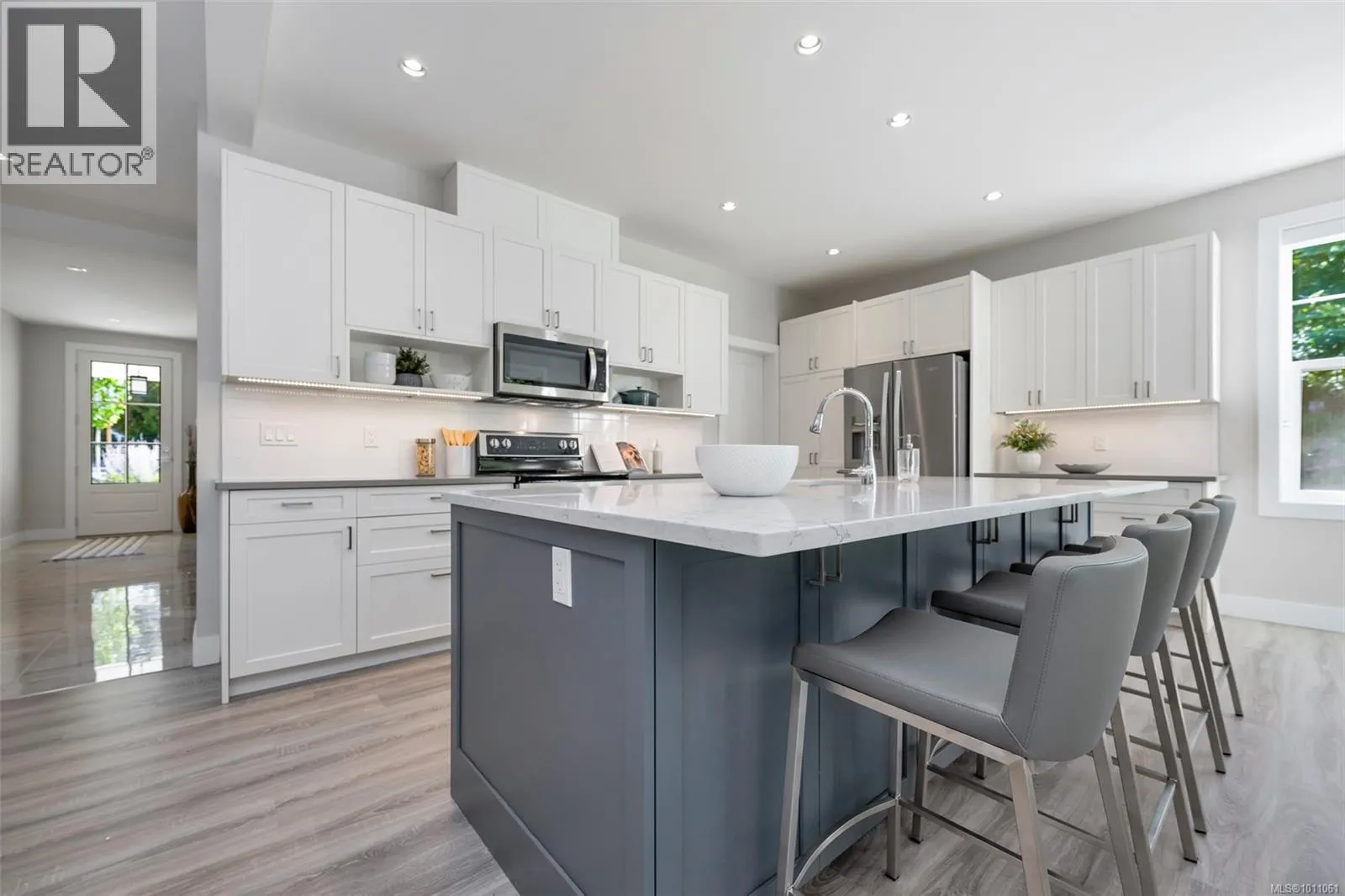 3315 West Oak Pl