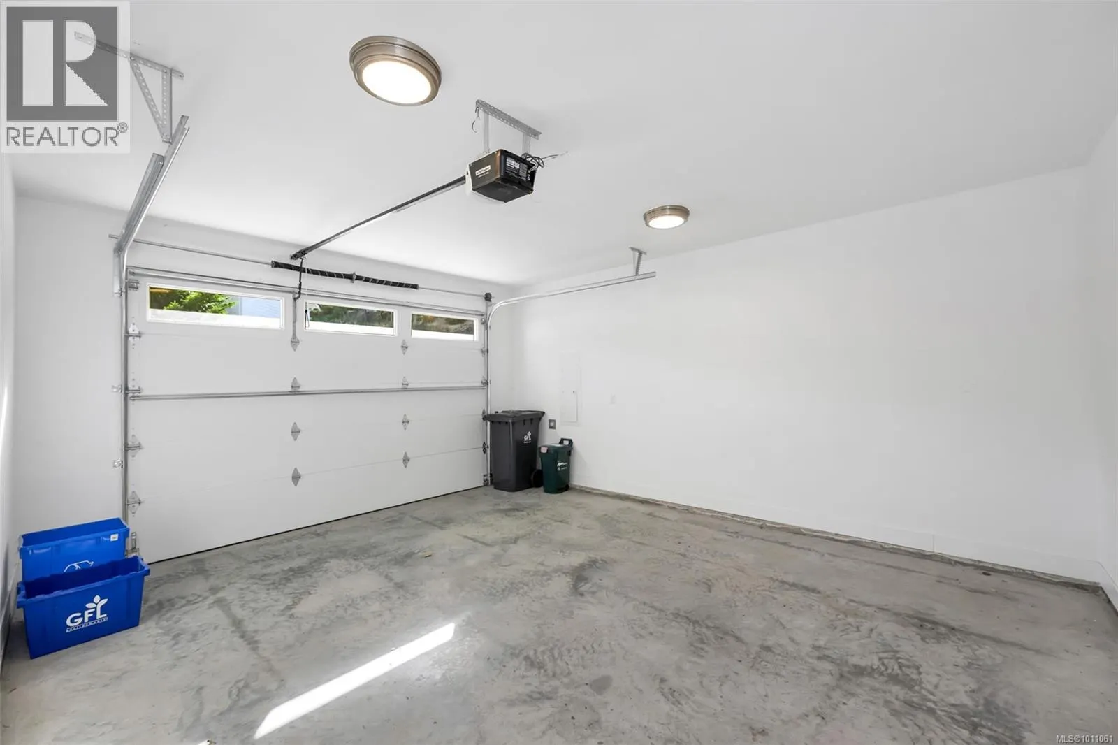 3315 West Oak Pl