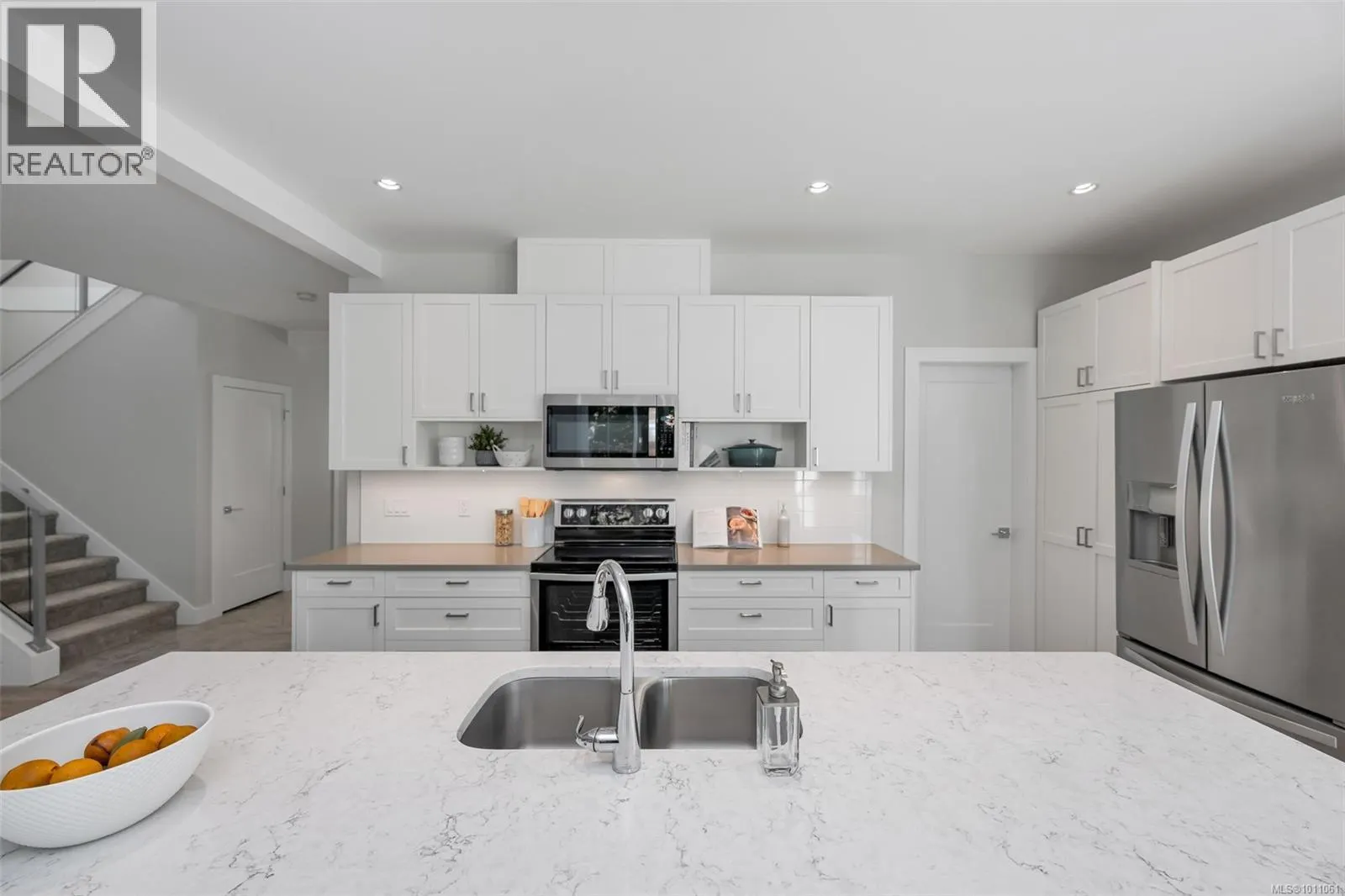 3315 West Oak Pl