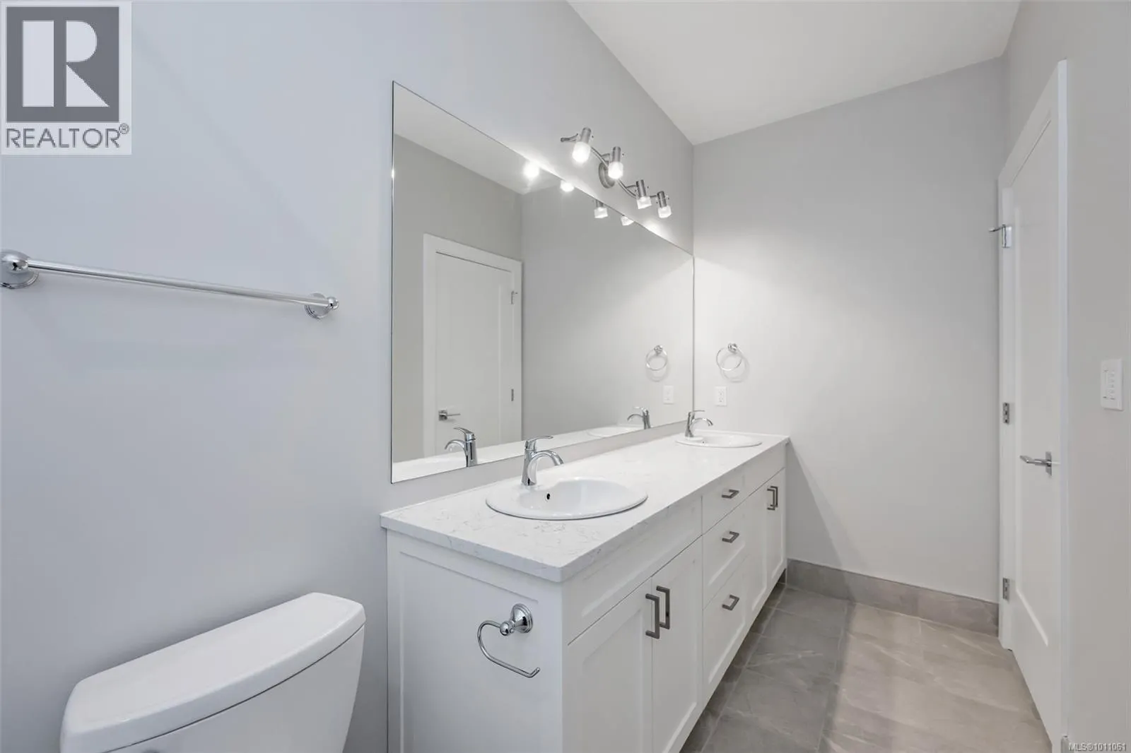 3315 West Oak Pl