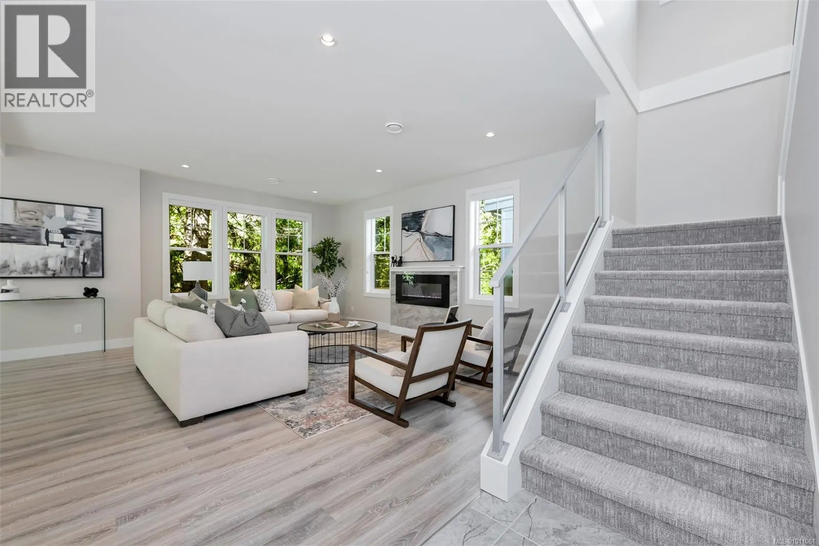 3315 West Oak Pl
