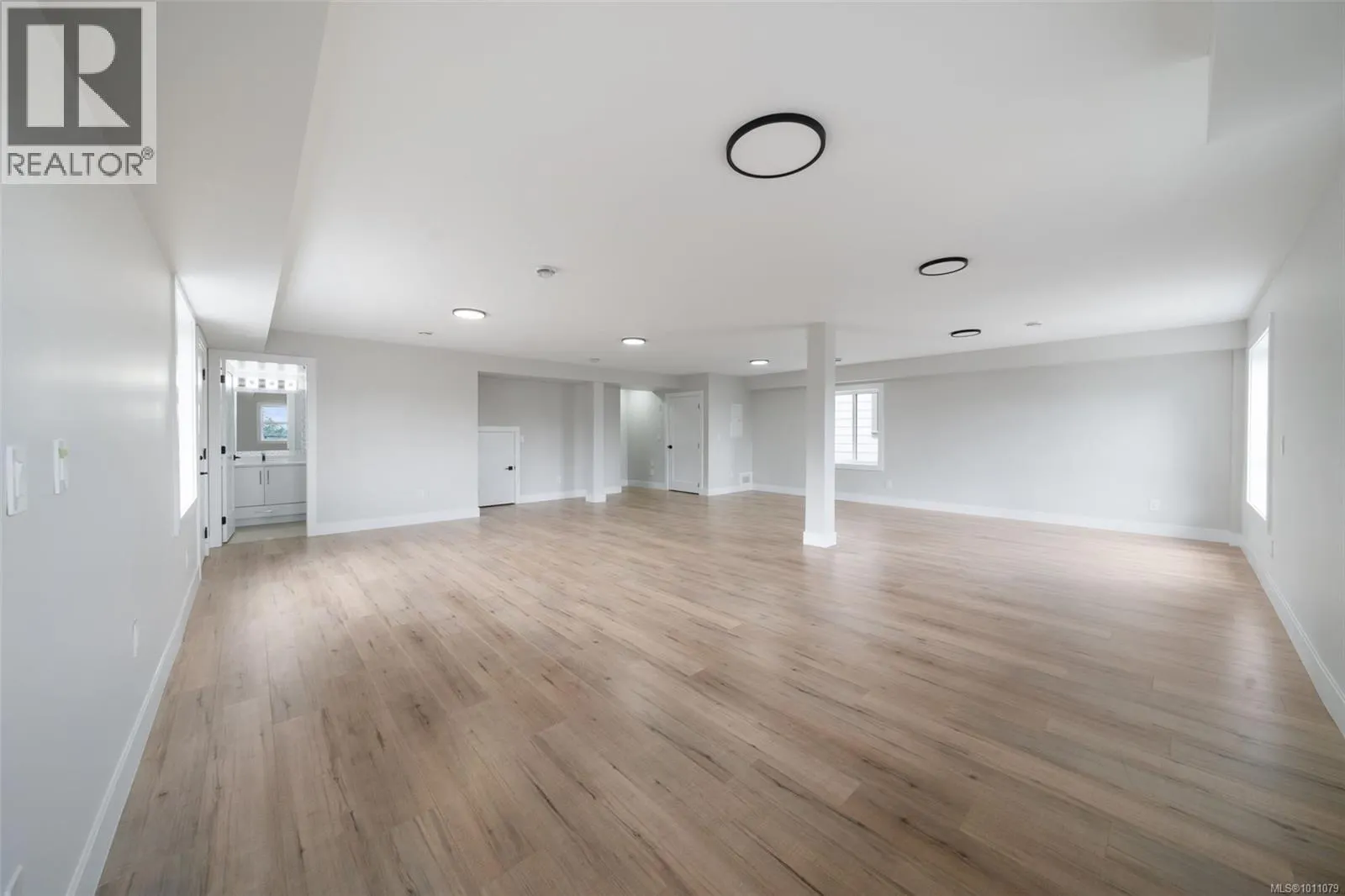 2210 Archer Gate