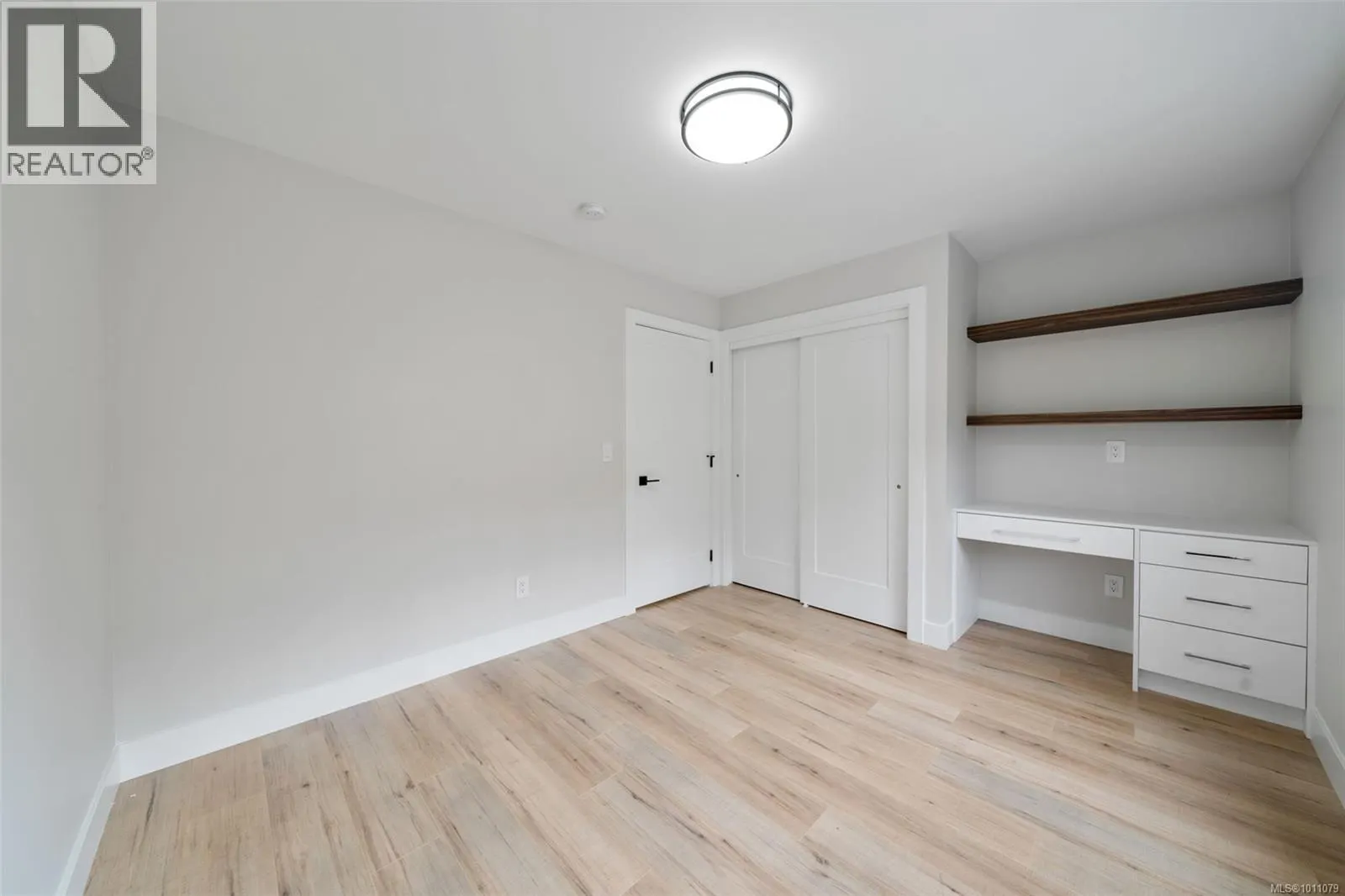 2210 Archer Gate