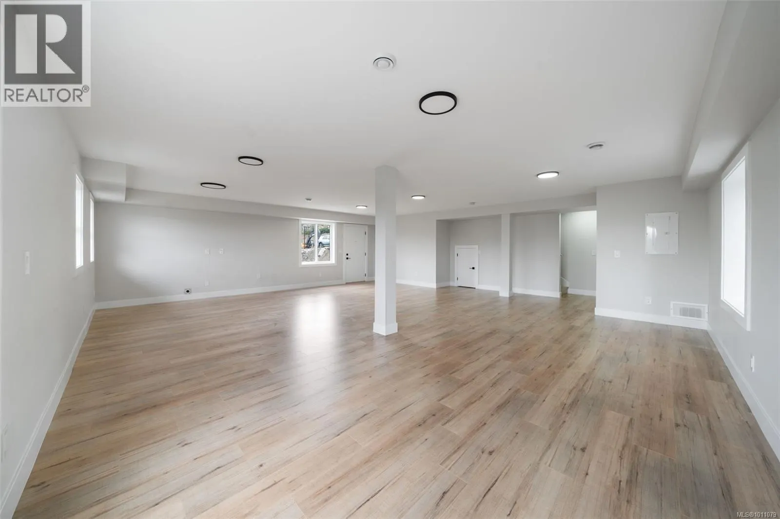 2210 Archer Gate