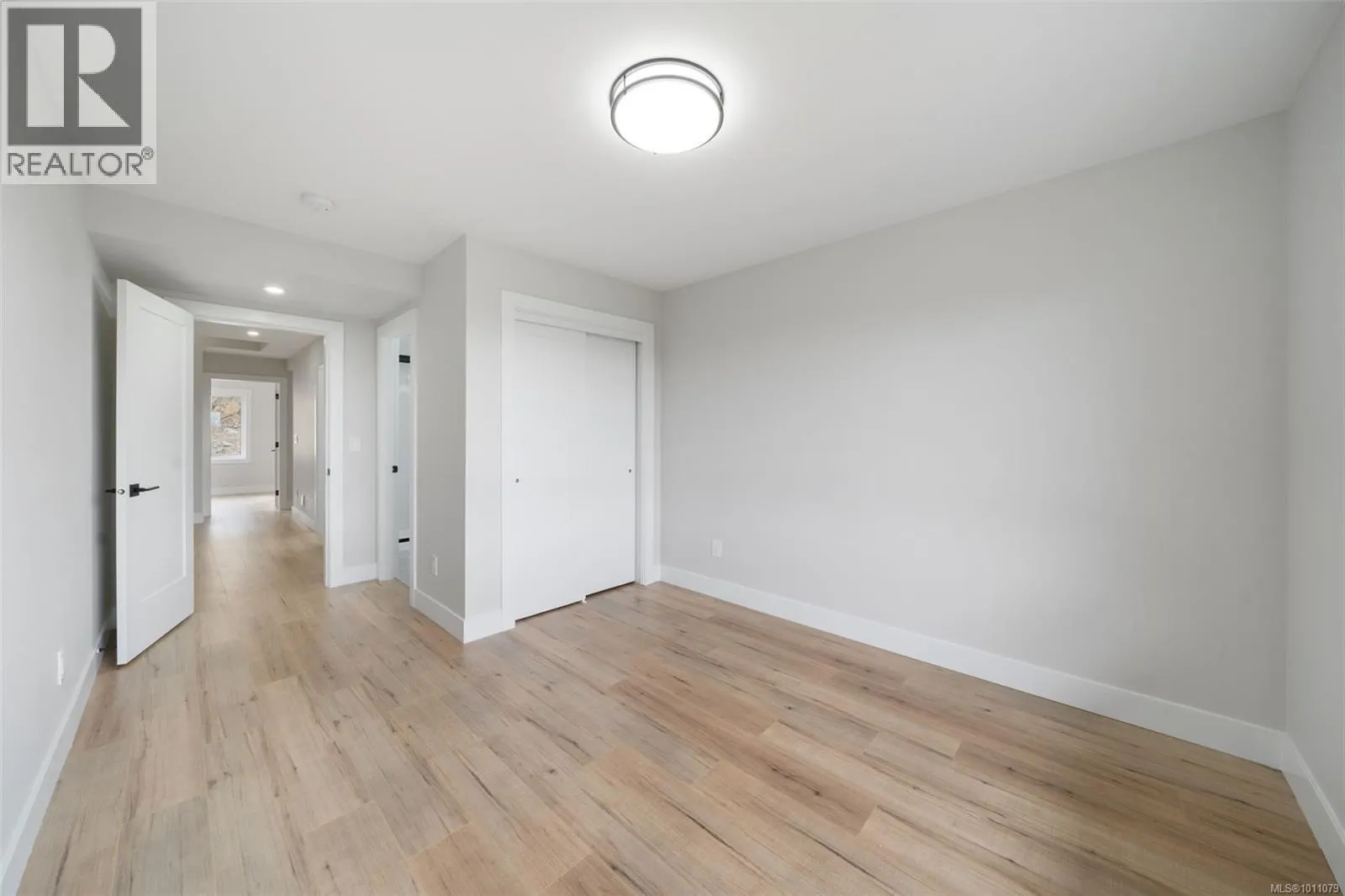 2210 Archer Gate