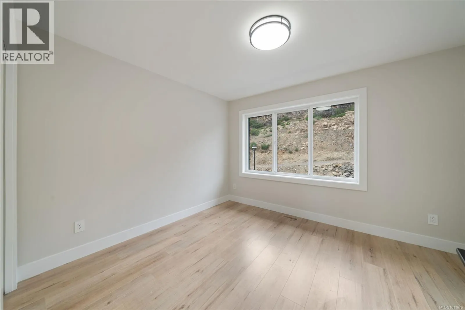 2210 Archer Gate