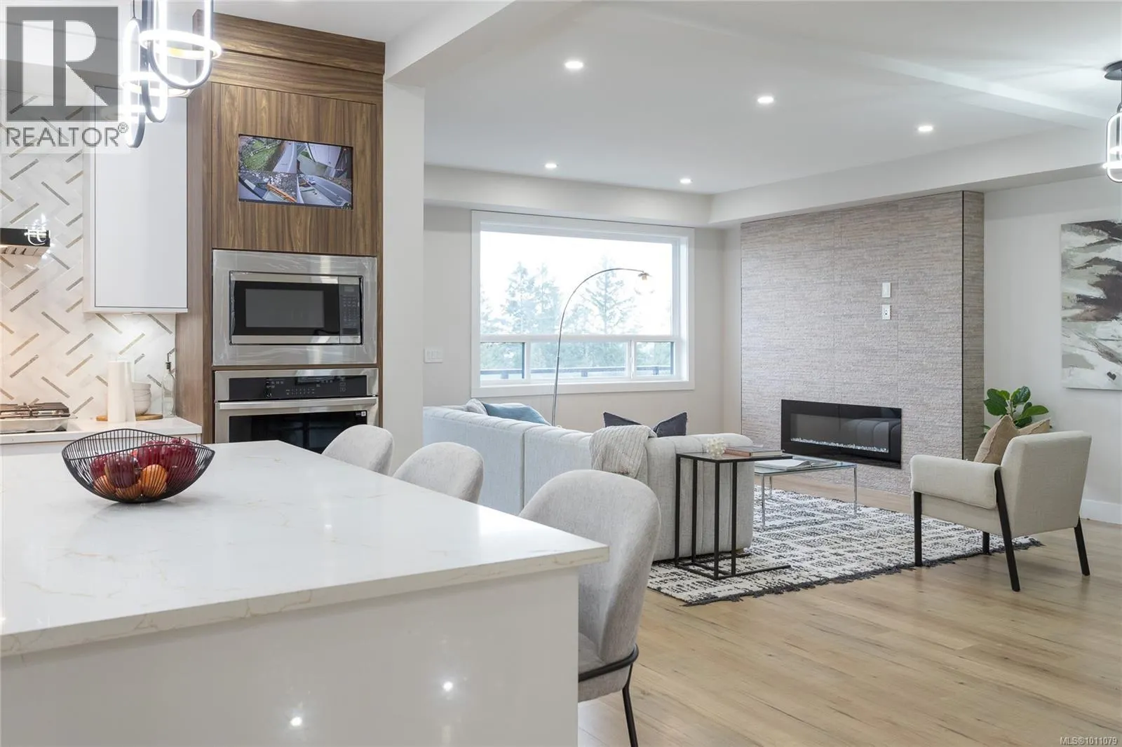 2210 Archer Gate