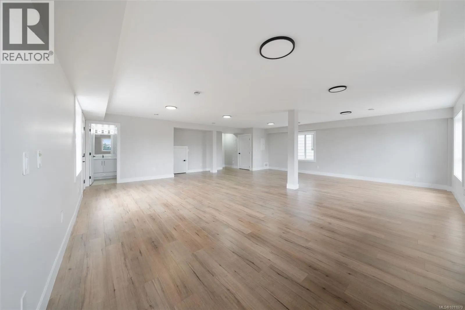 2210 Archer Gate