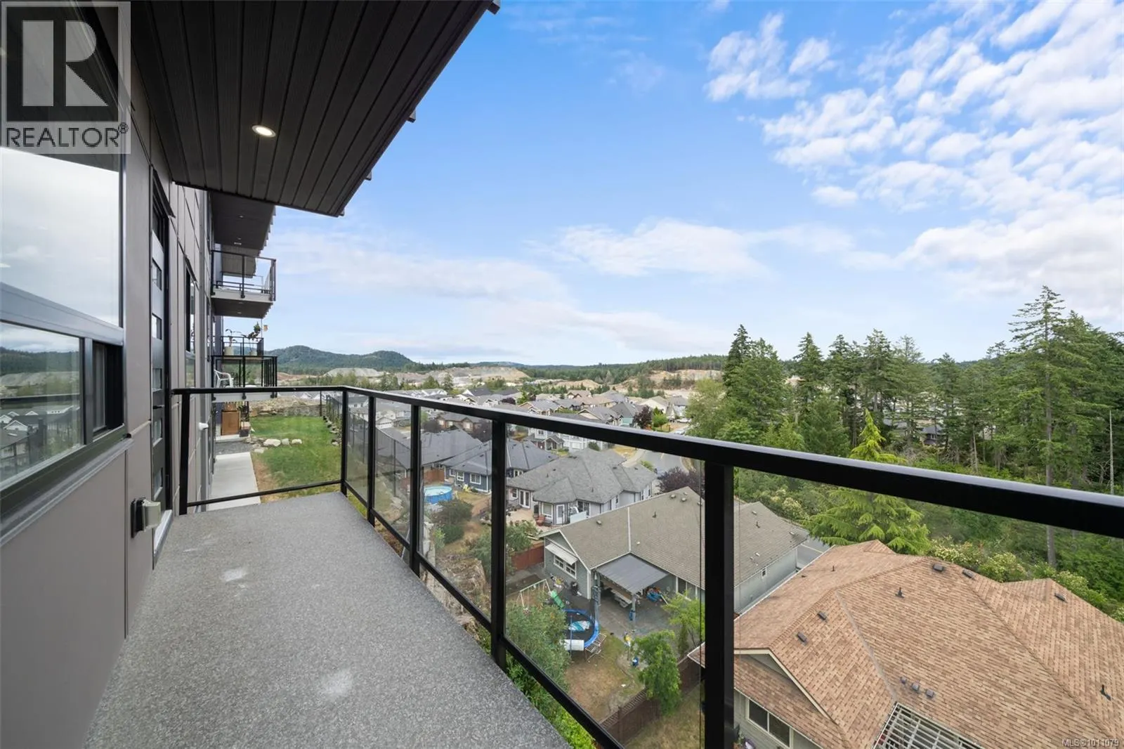 2210 Archer Gate