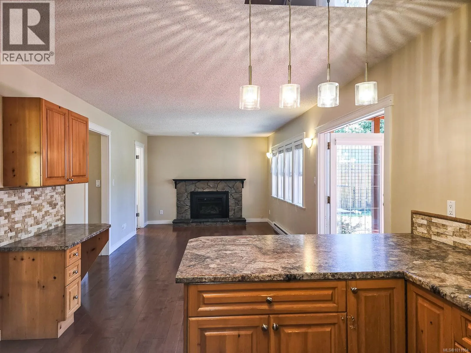 4283 Clubhouse Dr