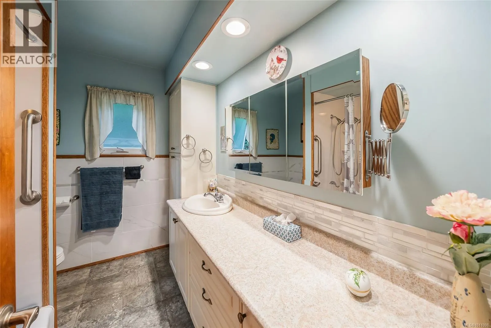 1558 Haida Way