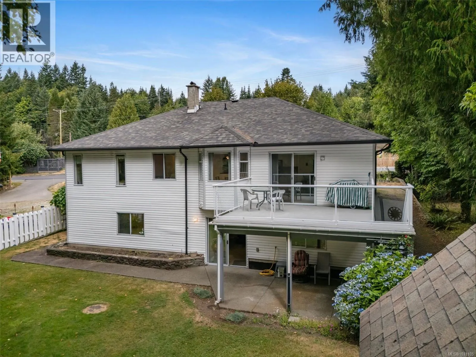 18 North Shore Rd