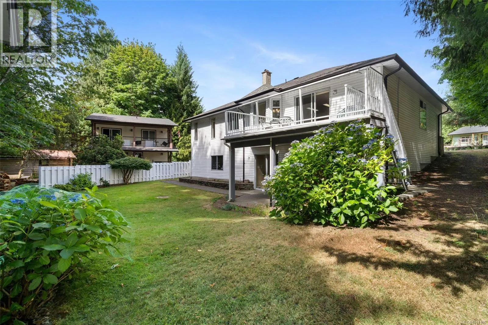 18 North Shore Rd