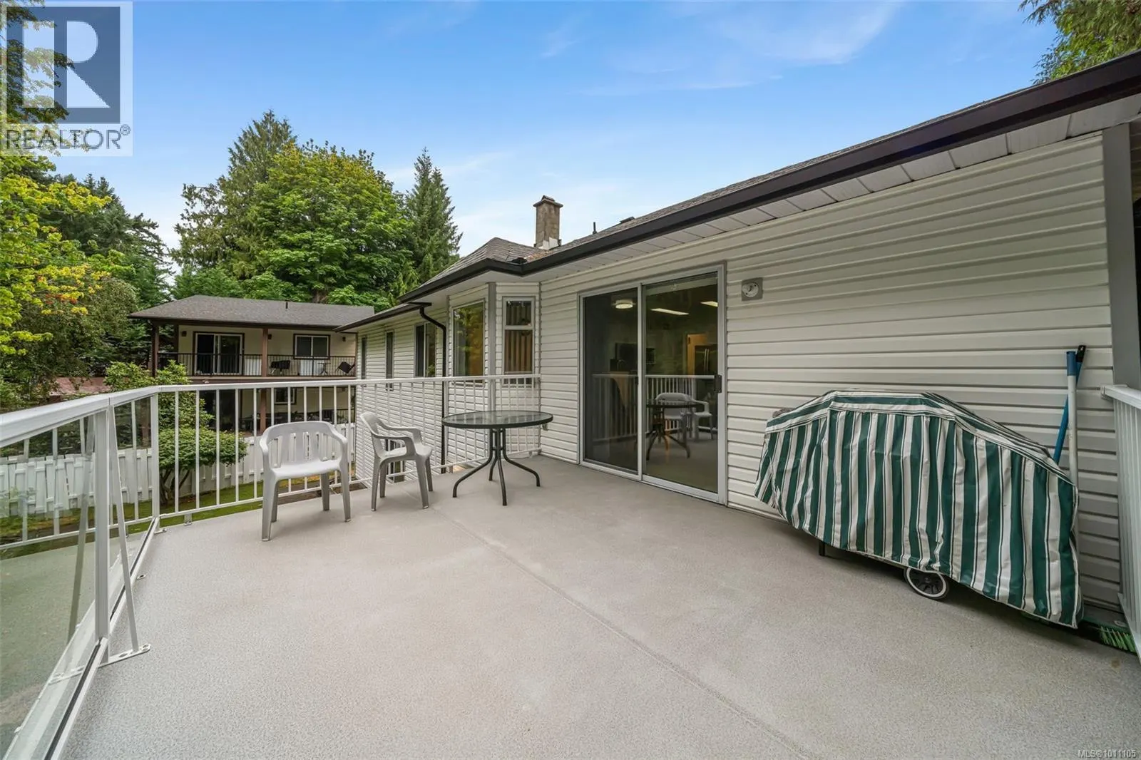 18 North Shore Rd