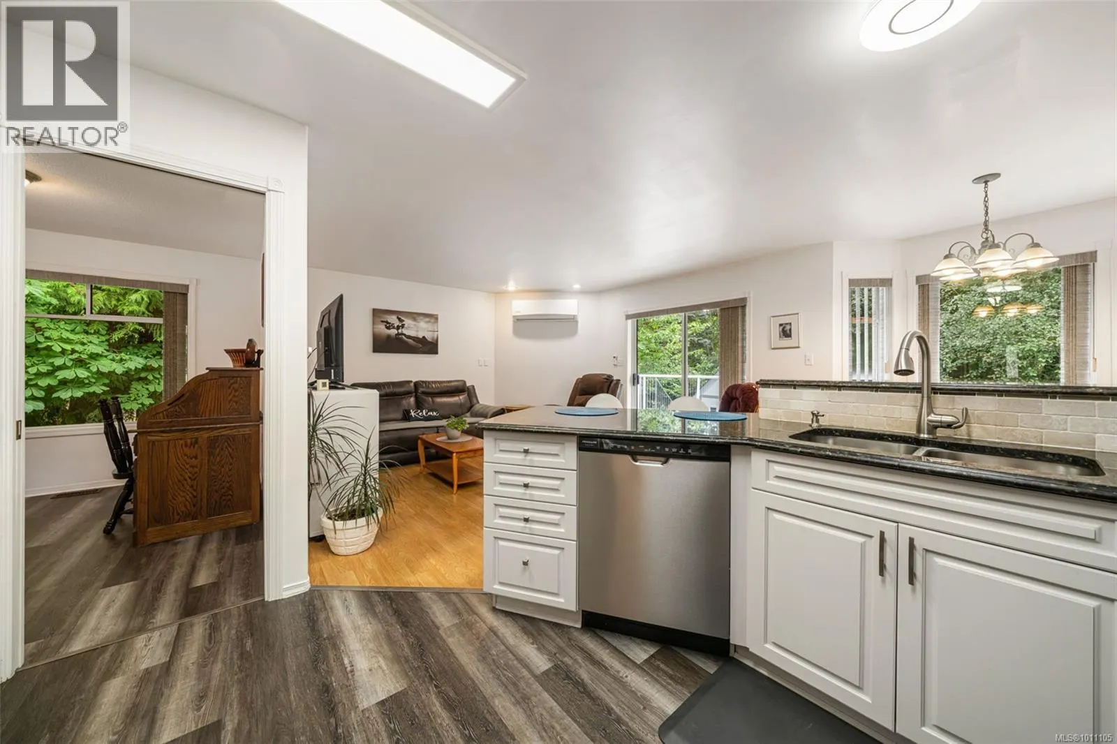 18 North Shore Rd