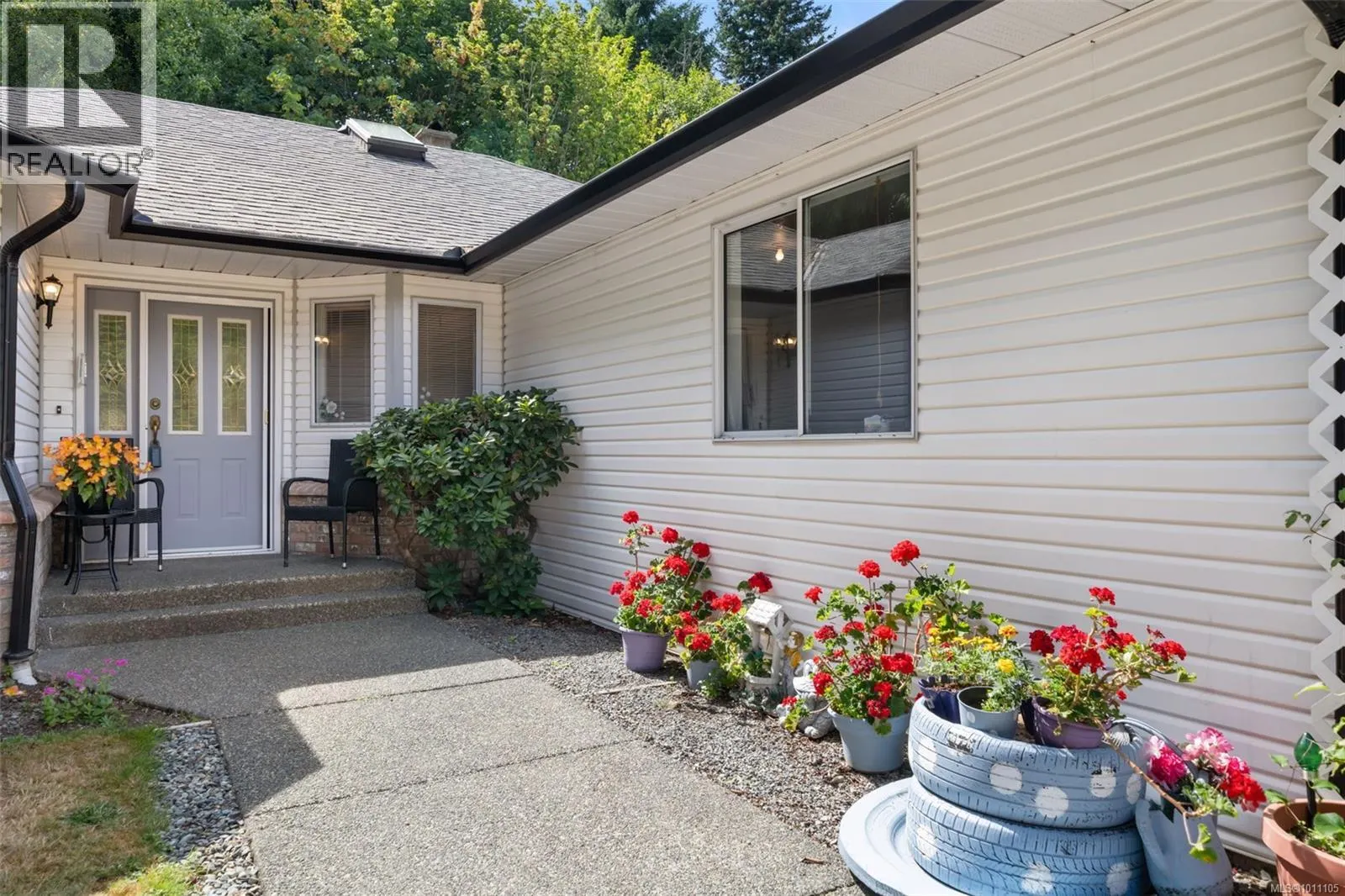 18 North Shore Rd