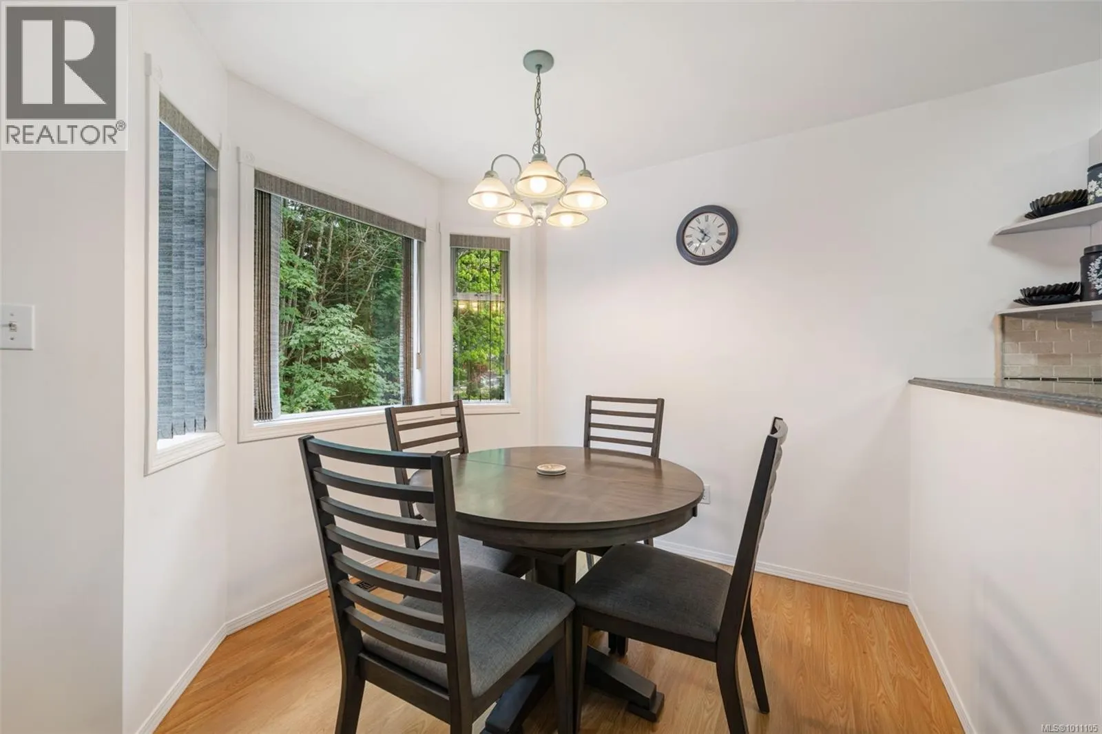 18 North Shore Rd