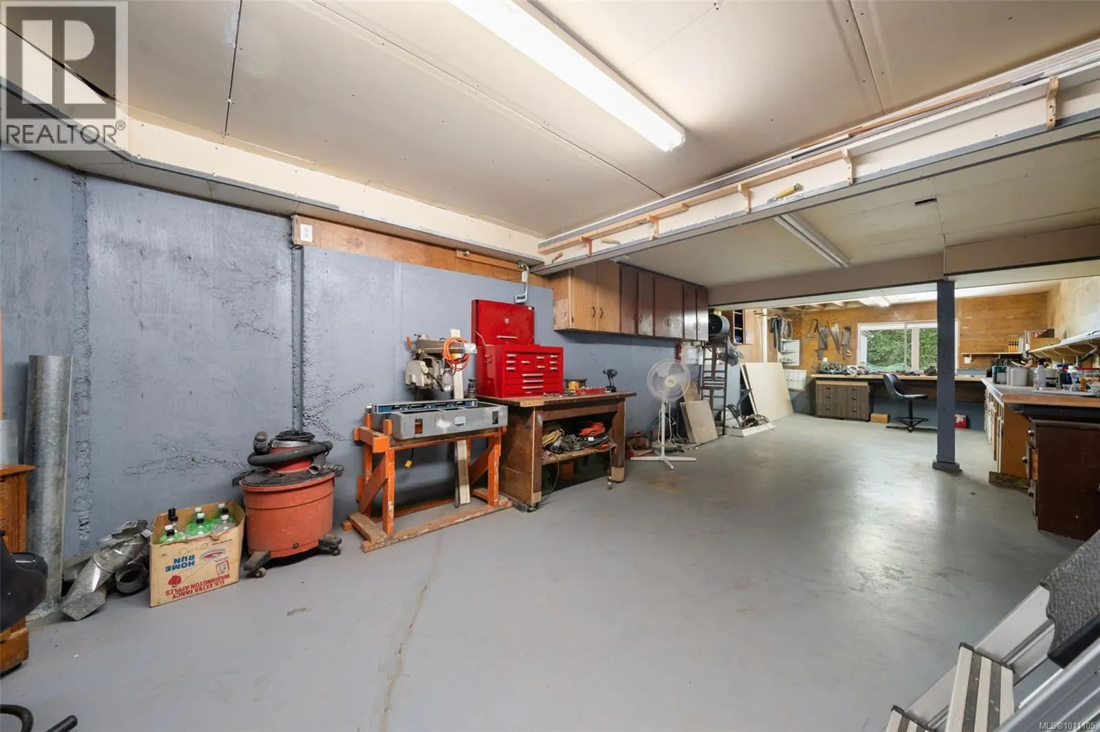 18 North Shore Rd