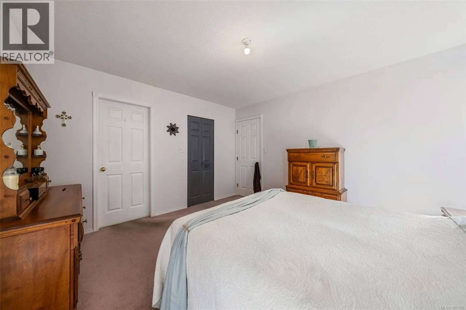 18 North Shore Rd