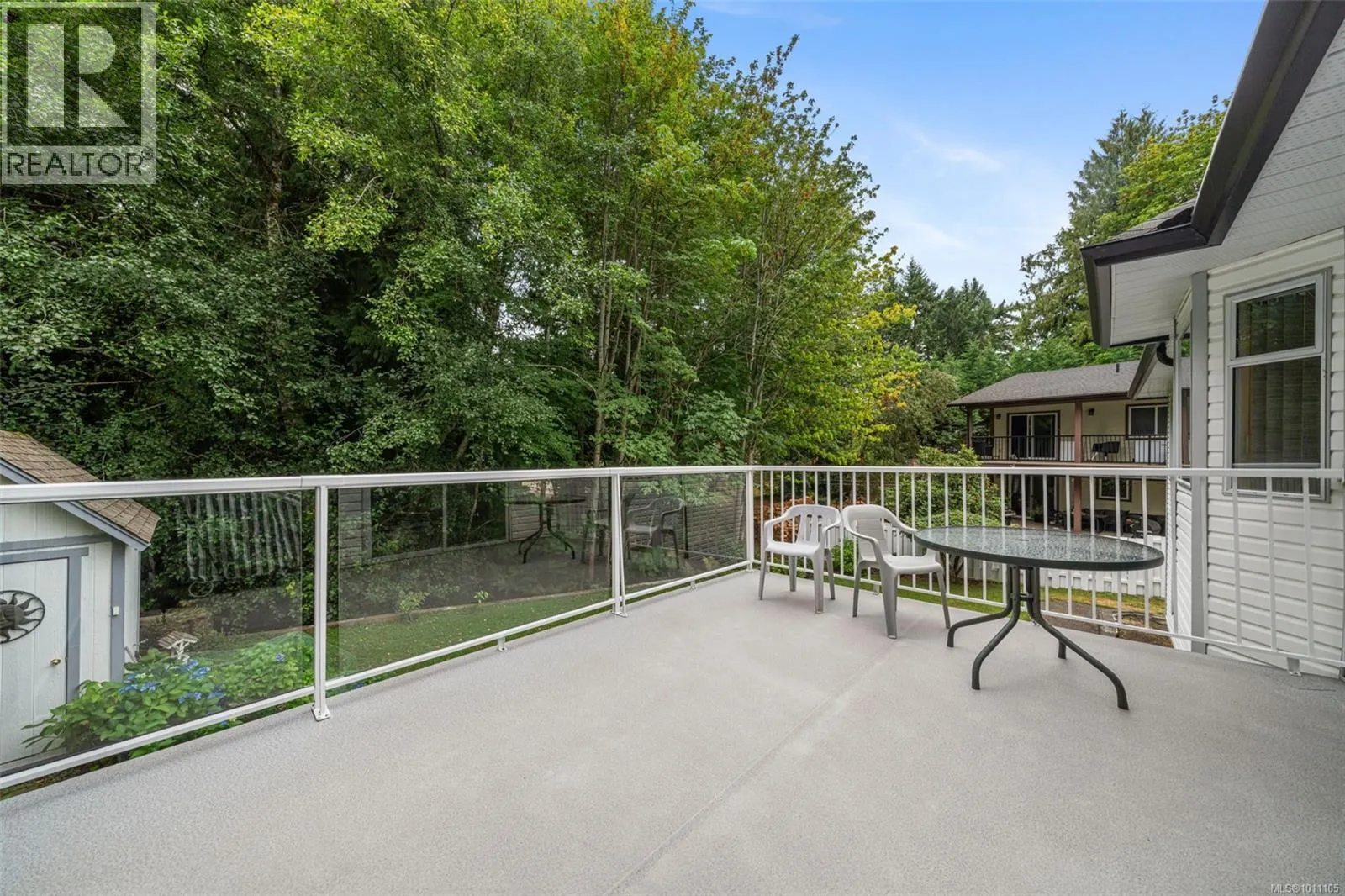 18 North Shore Rd