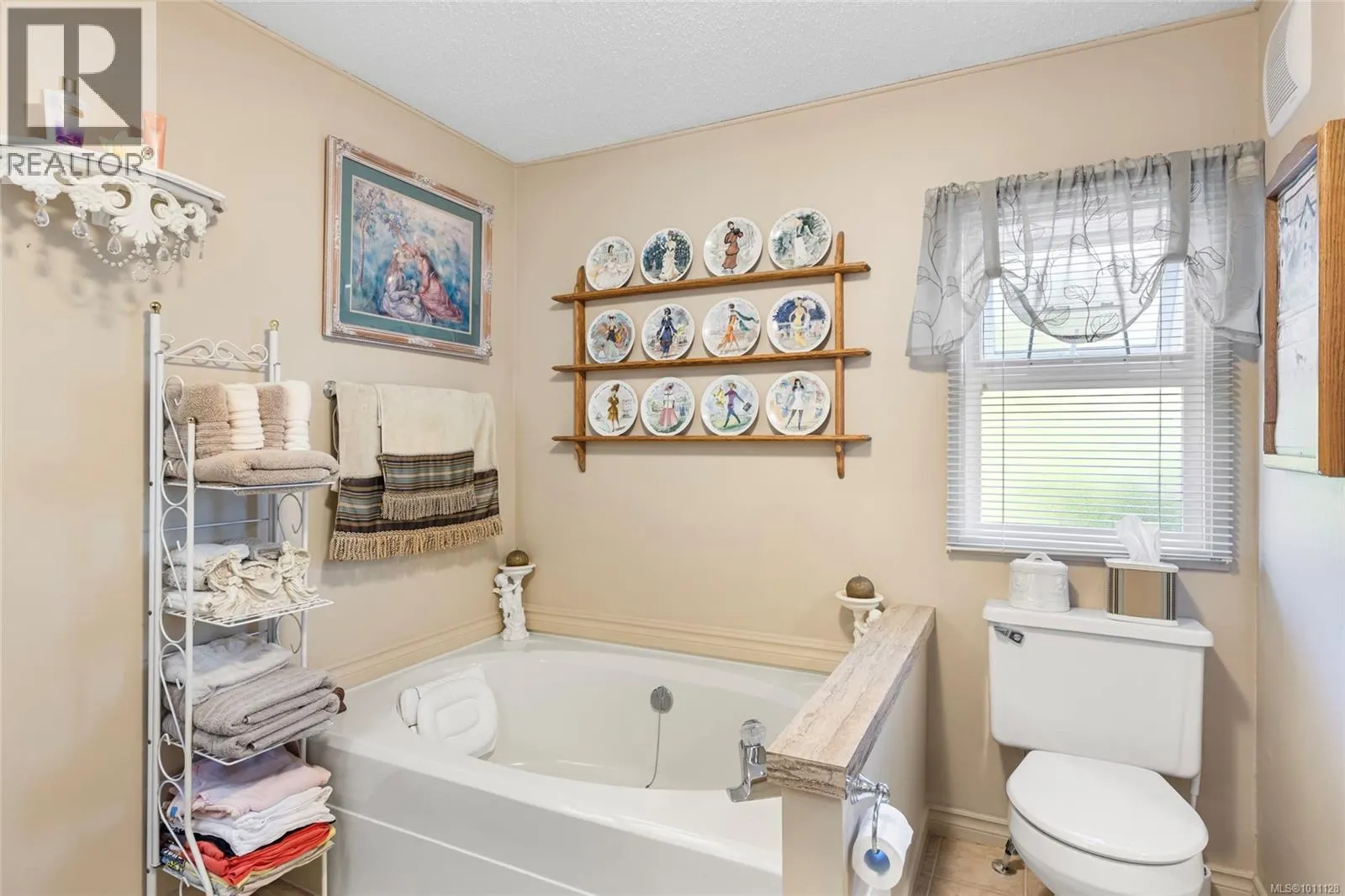 92 7701 Central Saanich Rd