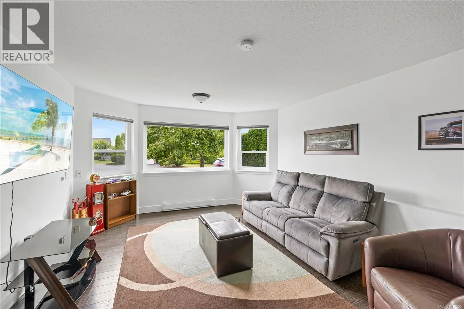 6239 Scollos Pl