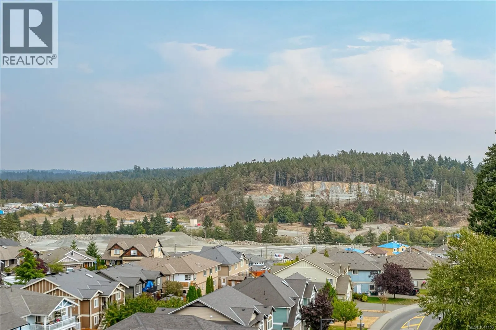 2246 Archer Gate
