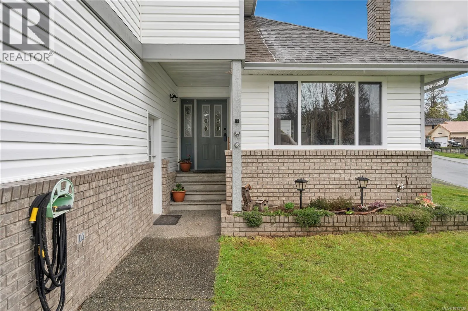 1260 Gazelle Rd