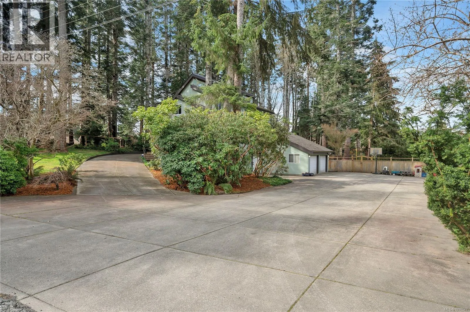 3844 Sutil Rd