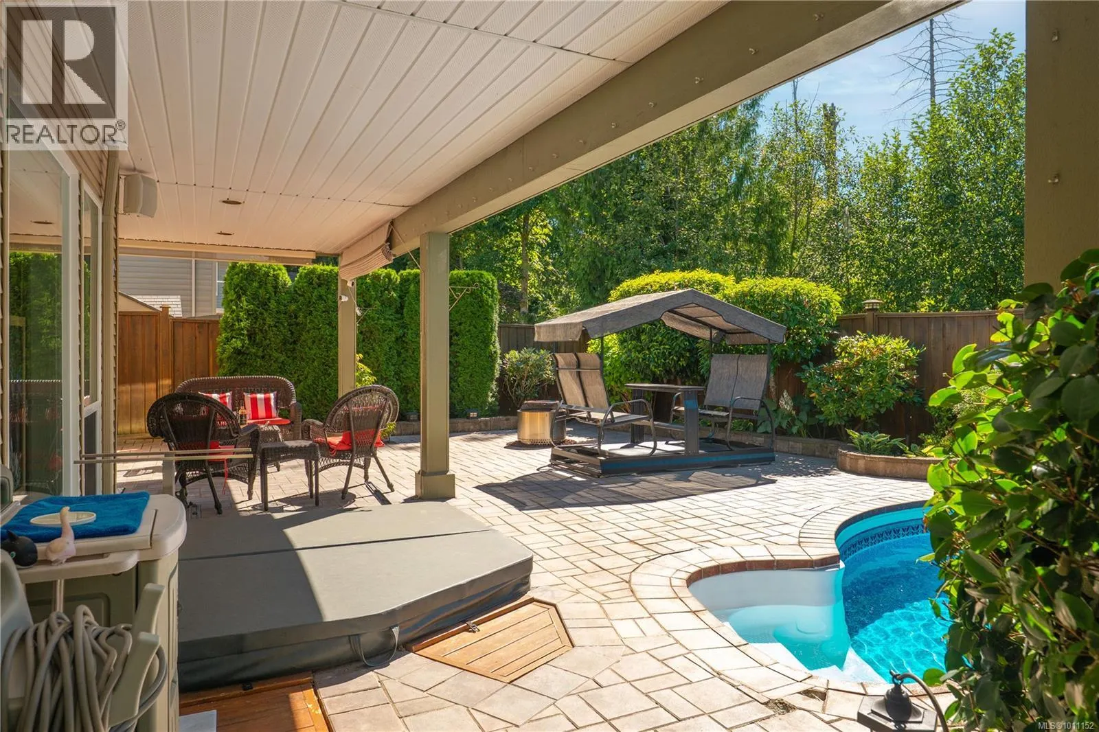 3225 Willowmere Cres